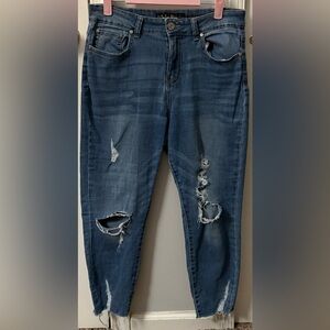 EUC Indigo Rein Curvy Junior’s Ripped Jeans - Size 11